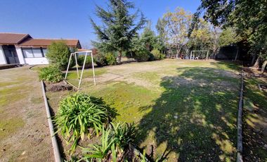 Espectacular Casa en Parcela en Condominio El Algarrobal, calle Pajaritos, Malloco, comuna de Peñaflor.