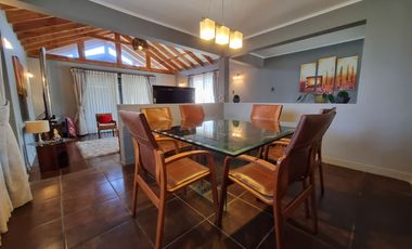 Espectacular Casa en Parcela en Condominio El Algarrobal, calle Pajaritos, Malloco, comuna de Peñaflor.