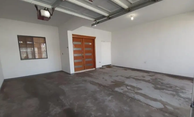 ¡Casa de Remate en Venta en C. Mina los Alisos, Colonia Villa del Real, Chihuahua!