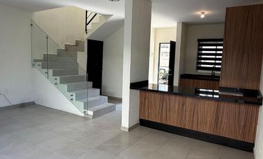 Casa en Renta dentro del condominio Alta California, Tlajomulco