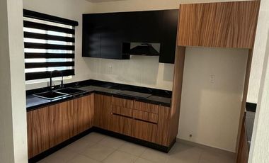 Casa en Renta dentro del condominio Alta California, Tlajomulco