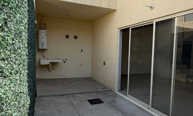 Casa en Renta dentro del condominio Alta California, Tlajomulco