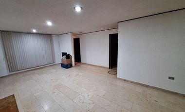 Casa en Venta en Fracc. Privado, con portón eléctrico a dos hojas, acceso inmediato a jardín grande en Área común