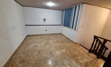 Casa en Venta en Fracc. Privado, con portón eléctrico a dos hojas, acceso inmediato a jardín grande en Área común