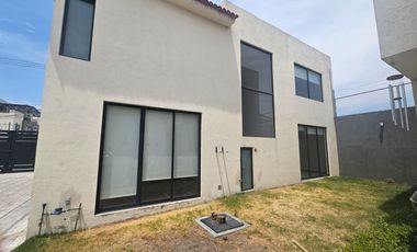 Casa en Renta en San Mateo Atenco en Privada