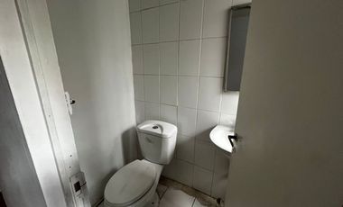 OPORTUNIDAD ! CASA CON GRAN UBICACIÓN Y EXCELENTE POTENCIAL PARA REMODELAR 4D2B + SERVICIOS - CENCO ALTO LAS CONDES