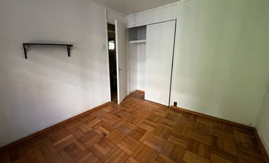 OPORTUNIDAD ! CASA CON GRAN UBICACIÓN Y EXCELENTE POTENCIAL PARA REMODELAR 4D2B + SERVICIOS - CENCO ALTO LAS CONDES
