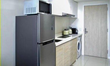 Fully-Furnished 1 Bedroom Loft Condo for Sale