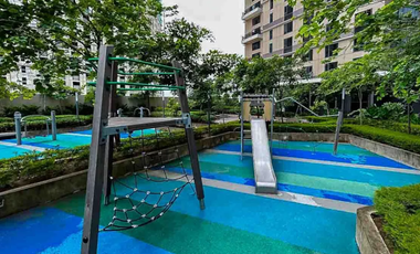 Fully-Furnished 1 Bedroom Loft Condo for Sale