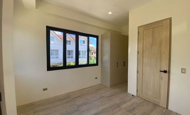 House and Lot in South Forbes  For Sale - #8432