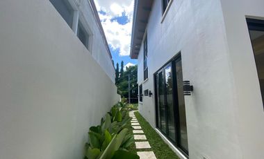 House and Lot in South Forbes  For Sale - #8432