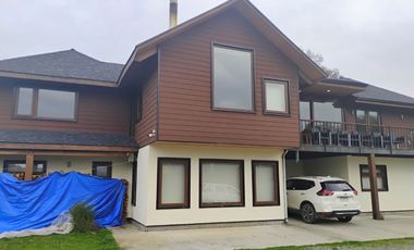 Casa, complejo de cabañas, salón - quincho