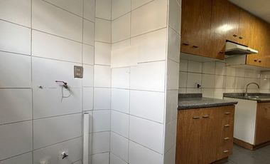 Se Vende 2 Dormitorios+ Estacionamiento .Av Perú