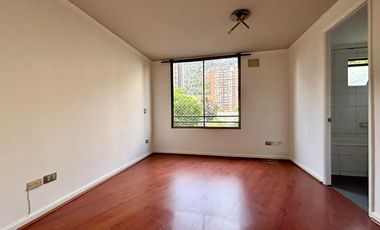 Se Vende 2 Dormitorios+ Estacionamiento .Av Perú