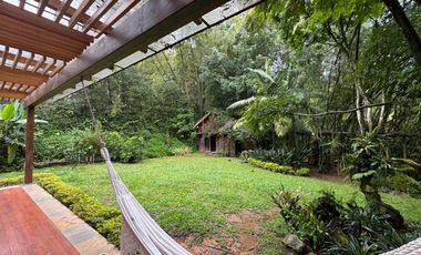 Venta Casa Poblado 2 Niveles en unidad cerrada