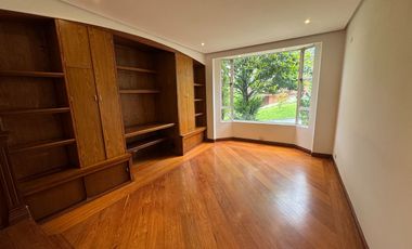 Venta Casa Poblado 2 Niveles en unidad cerrada