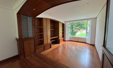 Venta Casa Poblado 2 Niveles en unidad cerrada