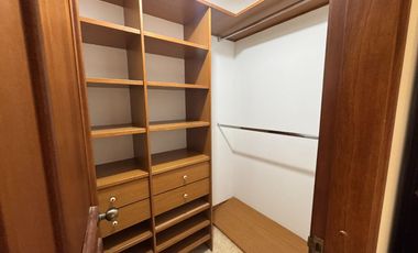 Venta Casa Poblado 2 Niveles en unidad cerrada