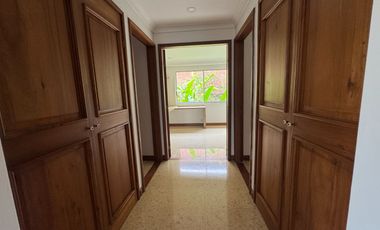 Venta Casa Poblado 2 Niveles en unidad cerrada