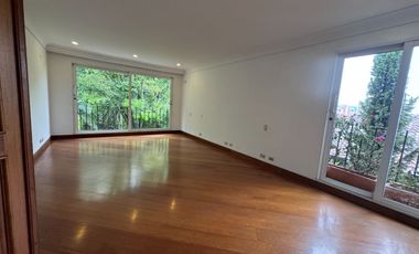Venta Casa Poblado 2 Niveles en unidad cerrada