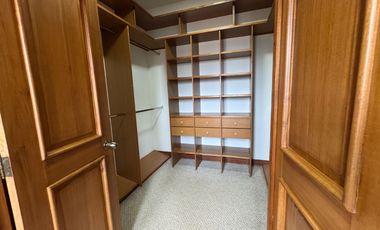 Venta Casa Poblado 2 Niveles en unidad cerrada