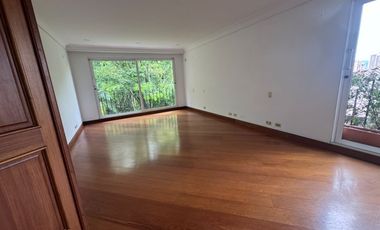 Venta Casa Poblado 2 Niveles en unidad cerrada