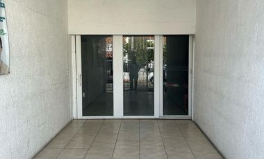 Casa en Venta en Jardines de la Paz, usada anteriormente como Panadería