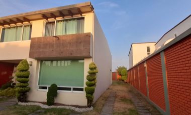 Casa en Renta en Bosque de las Fuentes Calimaya modelo Trevi