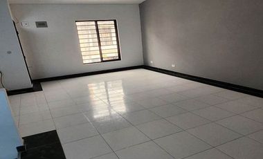 CASA AMPLIA DE 2 PISOS INDEPENDIENTES UBICADA EN LA CARRERA 9 BIS PEREIRA
