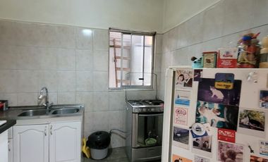 Se vende casa en Santiago Concha.