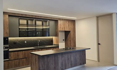 Venta Lujoso apto Poblado Campestre Medellin