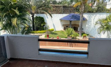 Hermosa casa en venta, Cuernavaca. Fraccionamiento Burgos.