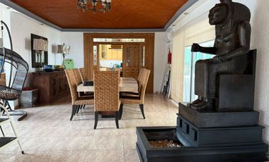 Hermosa casa en venta, Cuernavaca. Fraccionamiento Burgos.