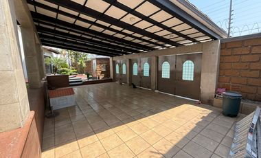 Hermosa casa en venta, Cuernavaca. Fraccionamiento Burgos.