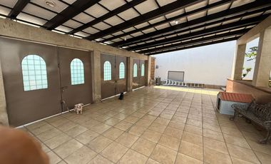 Hermosa casa en venta, Cuernavaca. Fraccionamiento Burgos.