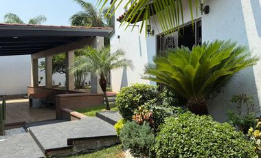 Hermosa casa en venta, Cuernavaca. Fraccionamiento Burgos.