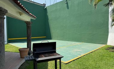 Hermosa casa en venta, Cuernavaca. Fraccionamiento Burgos.