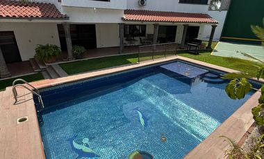 Hermosa casa en venta, Cuernavaca. Fraccionamiento Burgos.