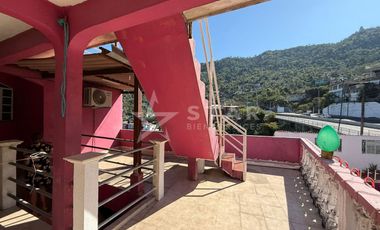 CASA DOS NIVELES, LOS LIRIOS