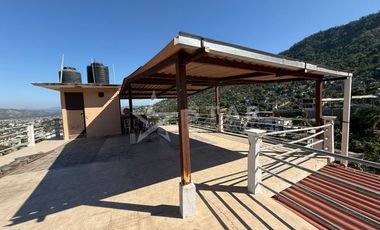 CASA DOS NIVELES, LOS LIRIOS