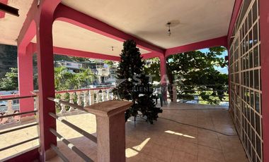 CASA DOS NIVELES, LOS LIRIOS