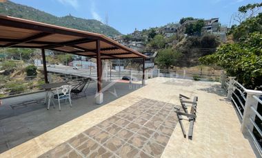 CASA DOS NIVELES, LOS LIRIOS