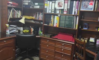 Oferta ! Vendo casa en calle residencial cerca de estación de tres San Borja Sur !