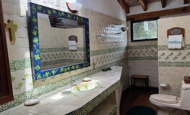 CASA EN AVANDARO