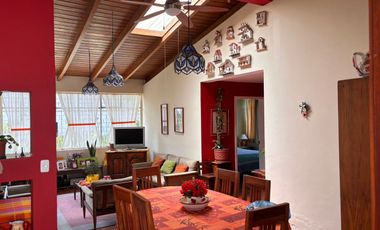 EN VENTA QUINTA EN GUAYLLABAMBA. EXCELENTE UBICACION