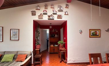 EN VENTA QUINTA EN GUAYLLABAMBA. EXCELENTE UBICACION