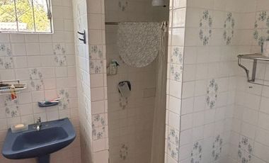 EN VENTA QUINTA EN GUAYLLABAMBA. EXCELENTE UBICACION