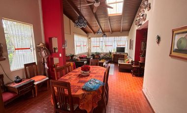 EN VENTA QUINTA EN GUAYLLABAMBA. EXCELENTE UBICACION