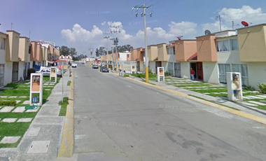 CASA ADJUDICADA AV PASEO DE  LAS PALOMAS 58 LT 18 MZ1, FRACC PASEOS DE TULTEPEC II .$743,200