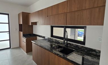 CASA RESIDENCIAL EN BOSQUES DE CONKAL
